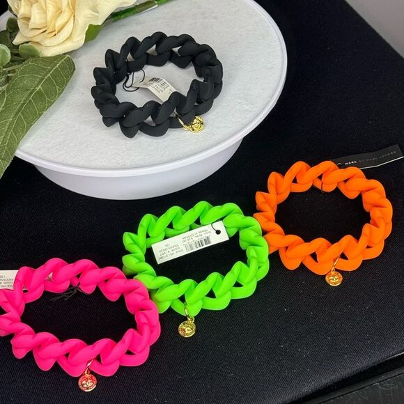 Marc By Marc Jacobs Black Gold Turnlock Rubber Chubby Link Stretch bracelet - Picture 3 of 5